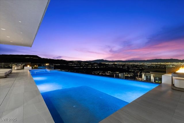 615 Scenic Rim Drive, Henderson, NV 89012