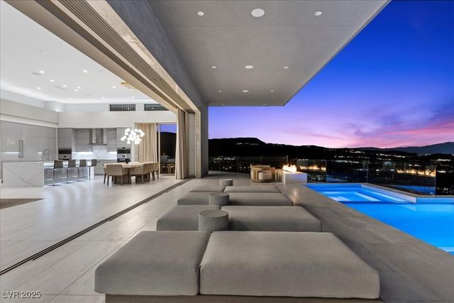 615 Scenic Rim Drive, Henderson, NV 89012