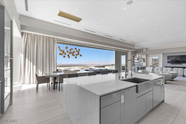 615 Scenic Rim Drive, Henderson, NV 89012