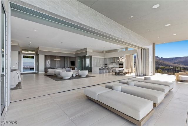 615 Scenic Rim Drive, Henderson, NV 89012