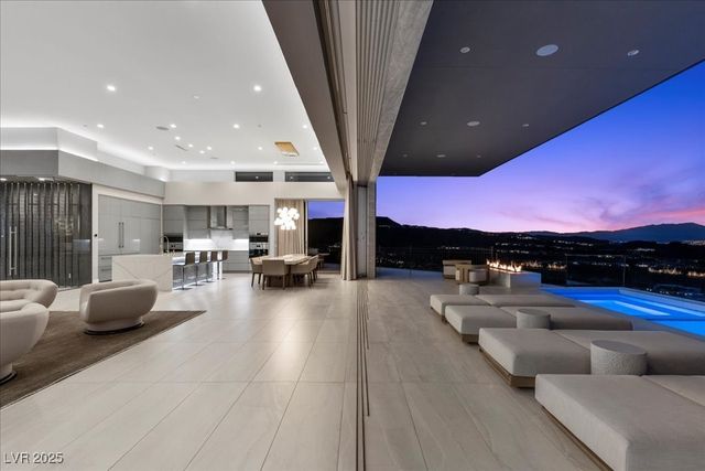 615 Scenic Rim Drive, Henderson, NV 89012