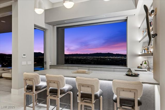 615 Scenic Rim Drive, Henderson, NV 89012