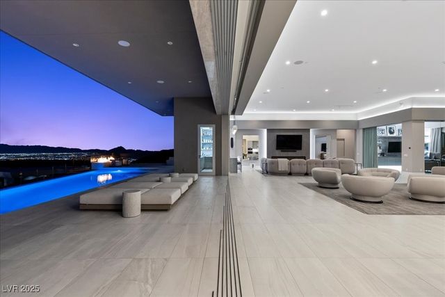 615 Scenic Rim Drive, Henderson, NV 89012