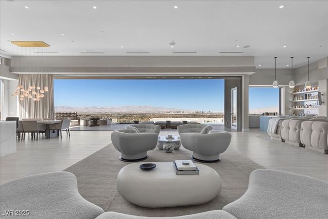 615 Scenic Rim Drive, Henderson, NV 89012