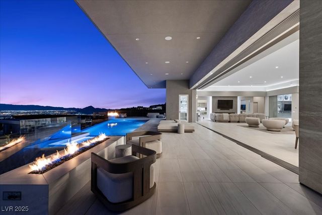 615 Scenic Rim Drive, Henderson, NV 89012