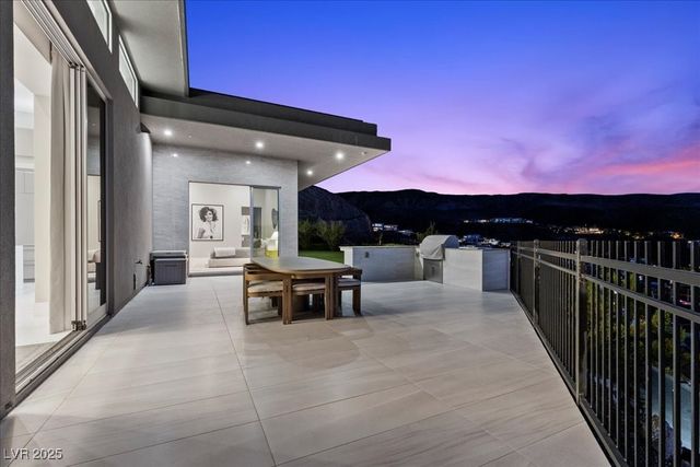 615 Scenic Rim Drive, Henderson, NV 89012