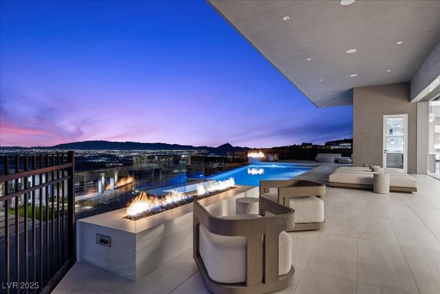 615 Scenic Rim Drive, Henderson, NV 89012