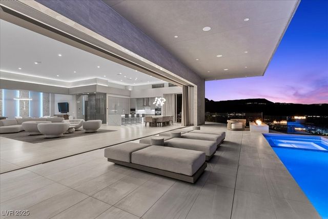 615 Scenic Rim Drive, Henderson, NV 89012