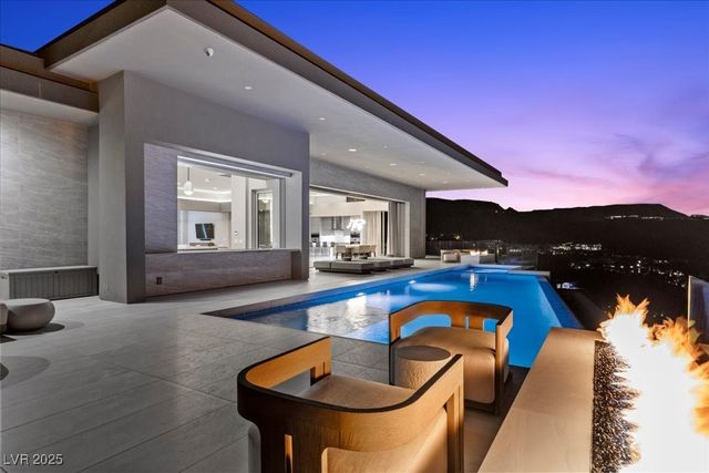 615 Scenic Rim Drive, Henderson, NV 89012