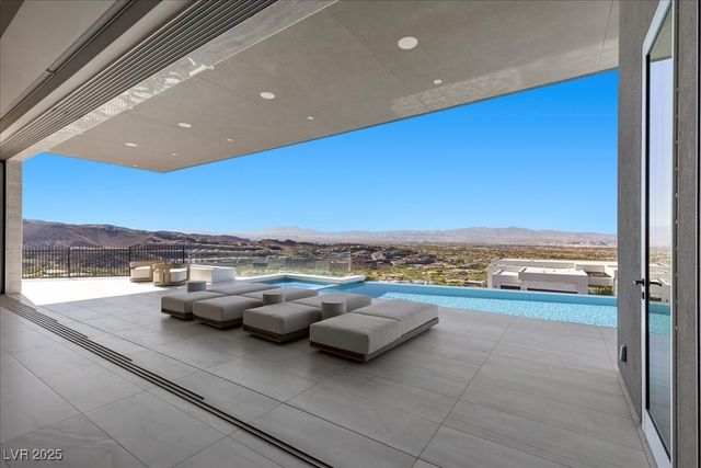 615 Scenic Rim Drive, Henderson, NV 89012