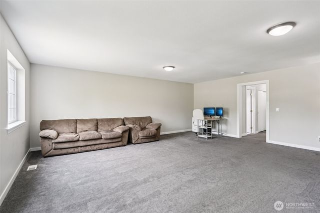 15402 41st Avenue E, Tacoma, WA 98446