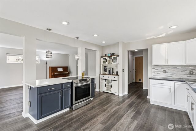 15402 41st Avenue E, Tacoma, WA 98446