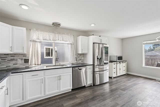 15402 41st Avenue E, Tacoma, WA 98446