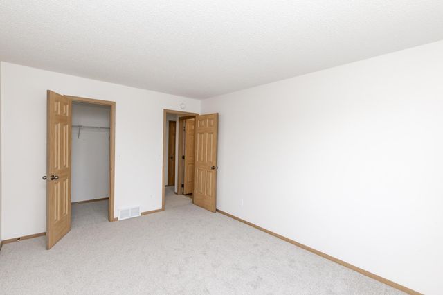 5964 24th Street S, Fargo, ND 58104
