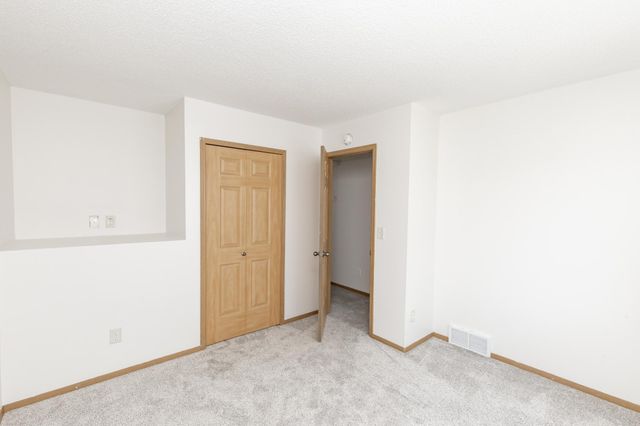 5964 24th Street S, Fargo, ND 58104