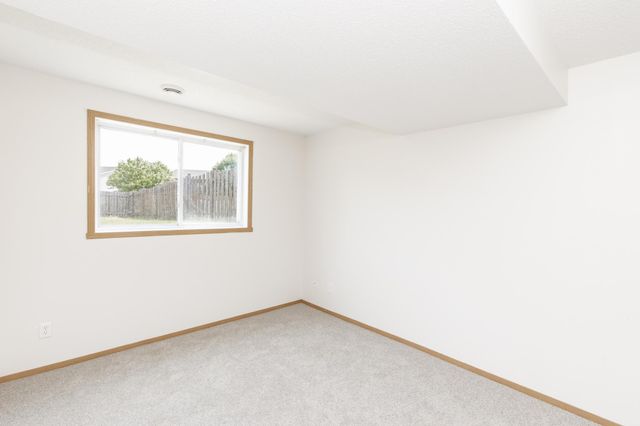 5964 24th Street S, Fargo, ND 58104