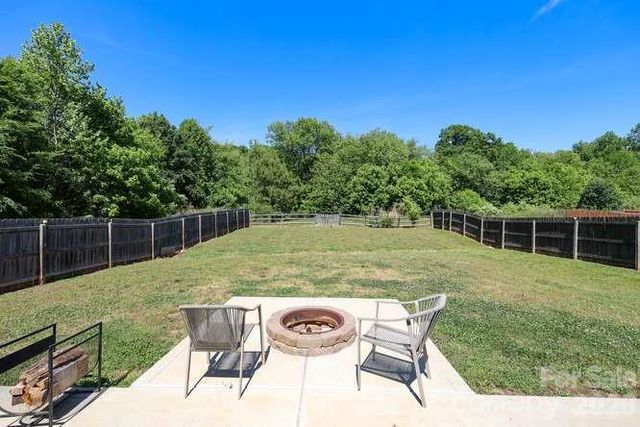 1212 Catawba Run, Lowell, NC 28098