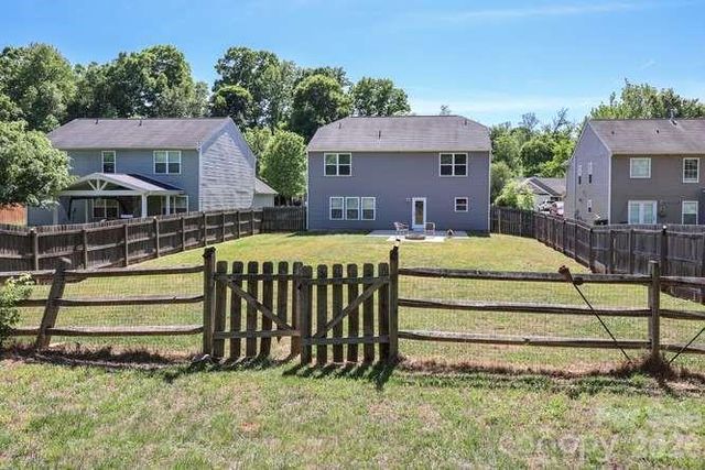 1212 Catawba Run, Lowell, NC 28098