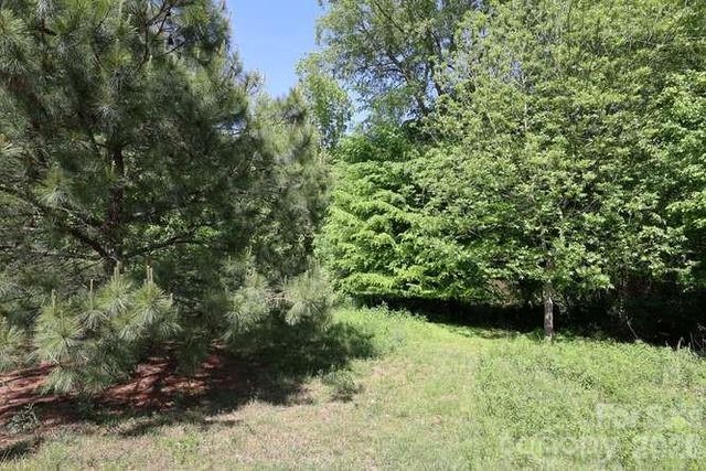 1212 Catawba Run, Lowell, NC 28098