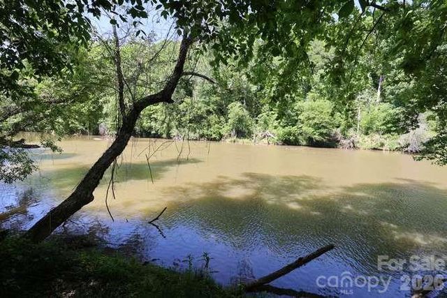 1212 Catawba Run, Lowell, NC 28098