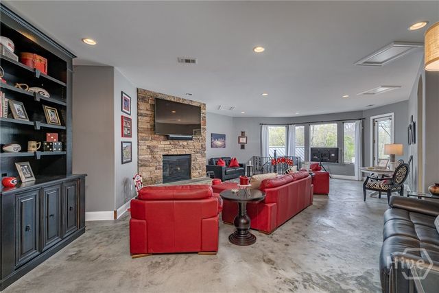 1190 Tanglebrook Drive, Athens, GA 30606