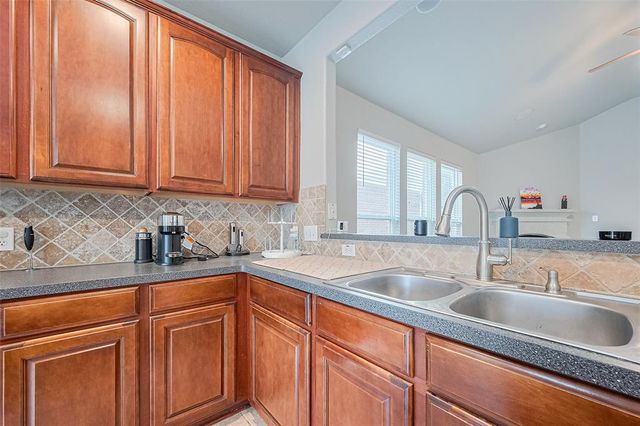 2610 Golden Creek Lane, Pearland, TX 77584