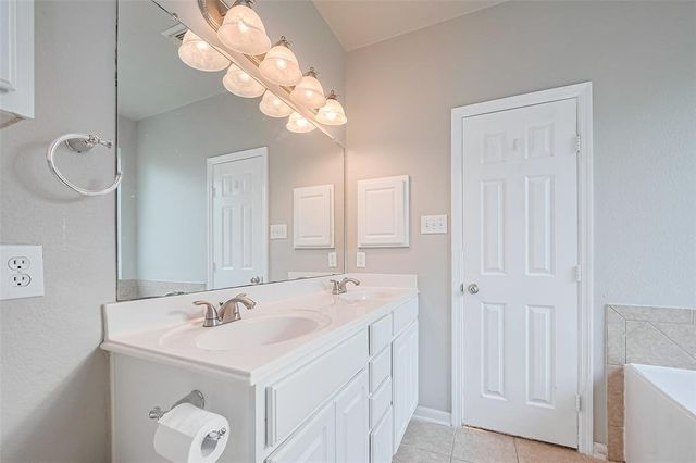 2610 Golden Creek Lane, Pearland, TX 77584