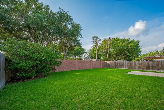 2610 Golden Creek Lane, Pearland, TX 77584