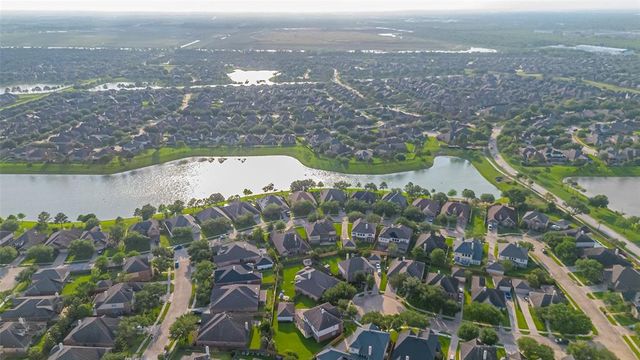 2610 Golden Creek Lane, Pearland, TX 77584