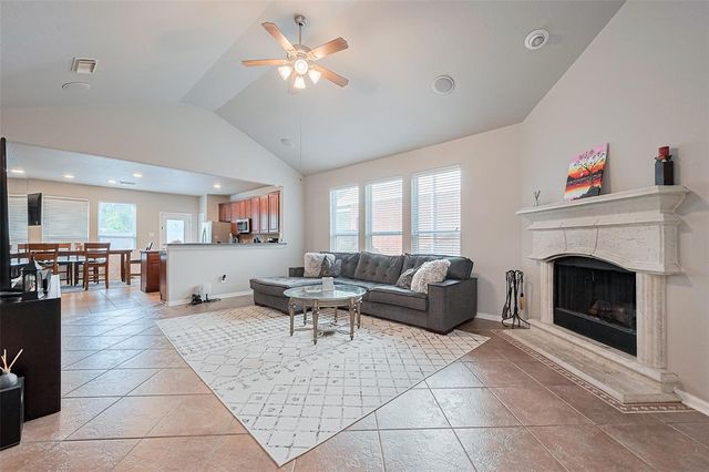 2610 Golden Creek Lane, Pearland, TX 77584