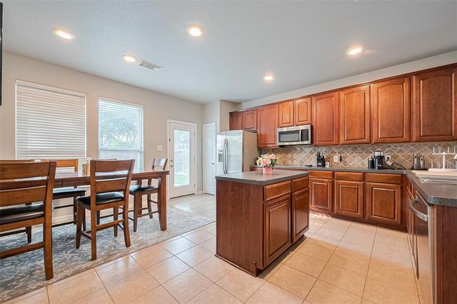 2610 Golden Creek Lane, Pearland, TX 77584