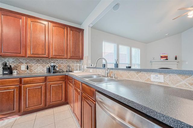 2610 Golden Creek Lane, Pearland, TX 77584