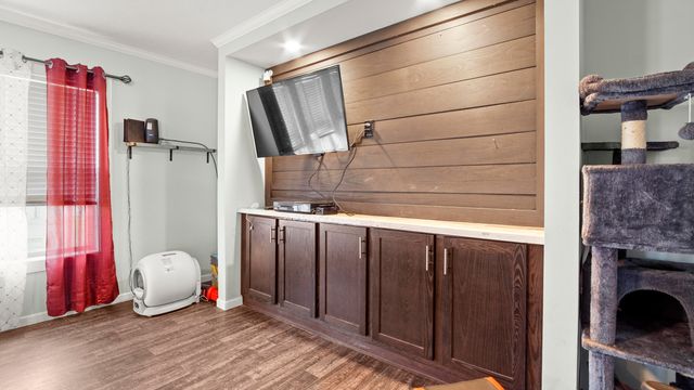 834 Paradise Island Drive, Defuniak Springs, FL 32433