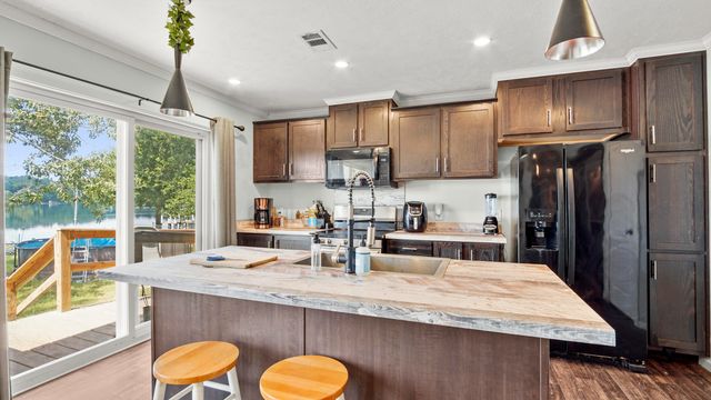 834 Paradise Island Drive, Defuniak Springs, FL 32433