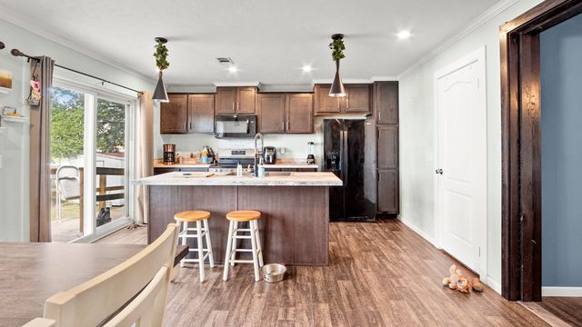 834 Paradise Island Drive, Defuniak Springs, FL 32433