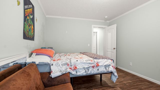 834 Paradise Island Drive, Defuniak Springs, FL 32433