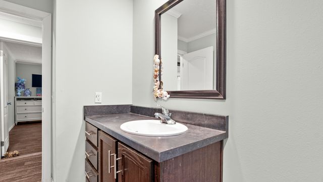 834 Paradise Island Drive, Defuniak Springs, FL 32433