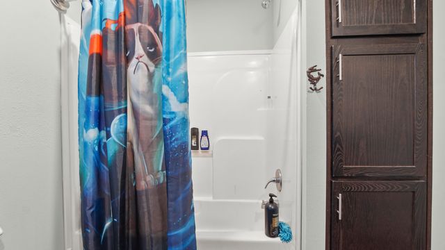 834 Paradise Island Drive, Defuniak Springs, FL 32433