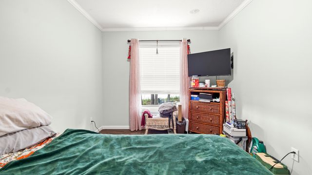 834 Paradise Island Drive, Defuniak Springs, FL 32433