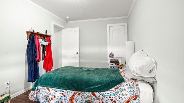 834 Paradise Island Drive, Defuniak Springs, FL 32433