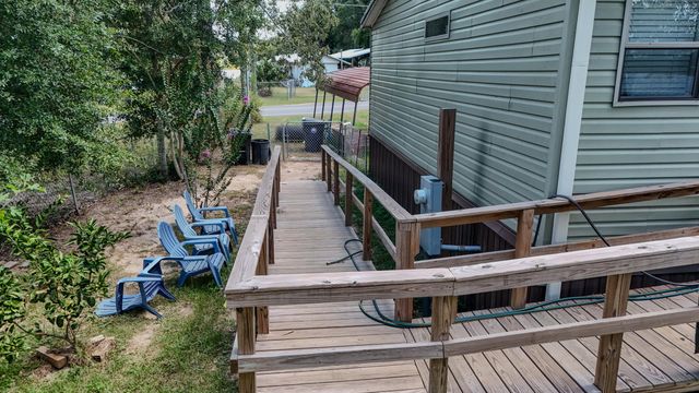 834 Paradise Island Drive, Defuniak Springs, FL 32433