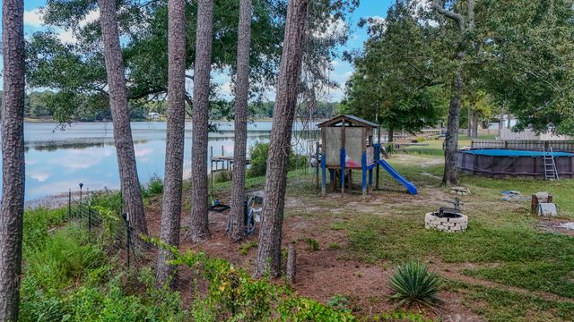 834 Paradise Island Drive, Defuniak Springs, FL 32433