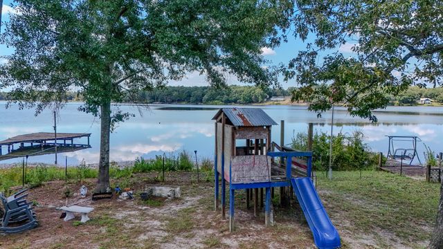 834 Paradise Island Drive, Defuniak Springs, FL 32433