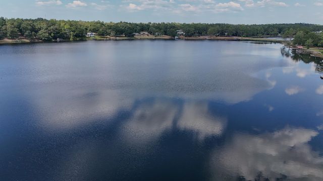 834 Paradise Island Drive, Defuniak Springs, FL 32433