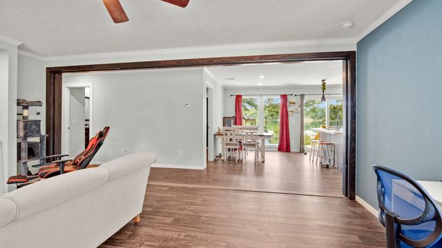 834 Paradise Island Drive, Defuniak Springs, FL 32433