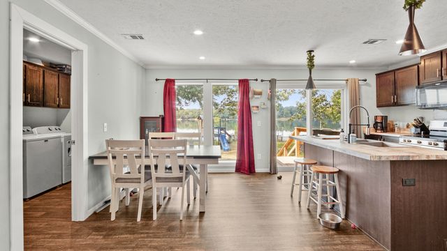 834 Paradise Island Drive, Defuniak Springs, FL 32433