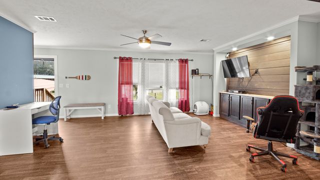 834 Paradise Island Drive, Defuniak Springs, FL 32433