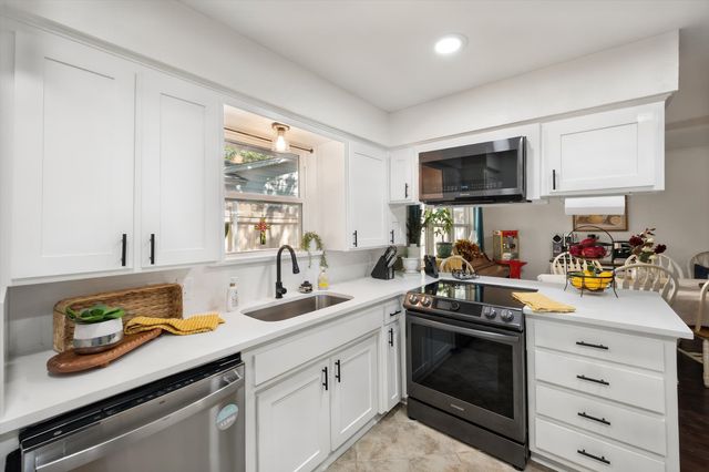 1012 Keith Drive, Hurst, TX 76053