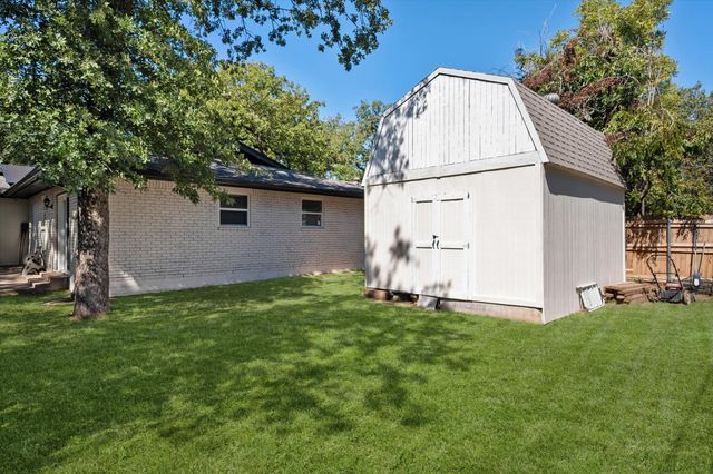 1012 Keith Drive, Hurst, TX 76053