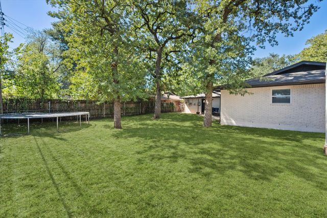 1012 Keith Drive, Hurst, TX 76053